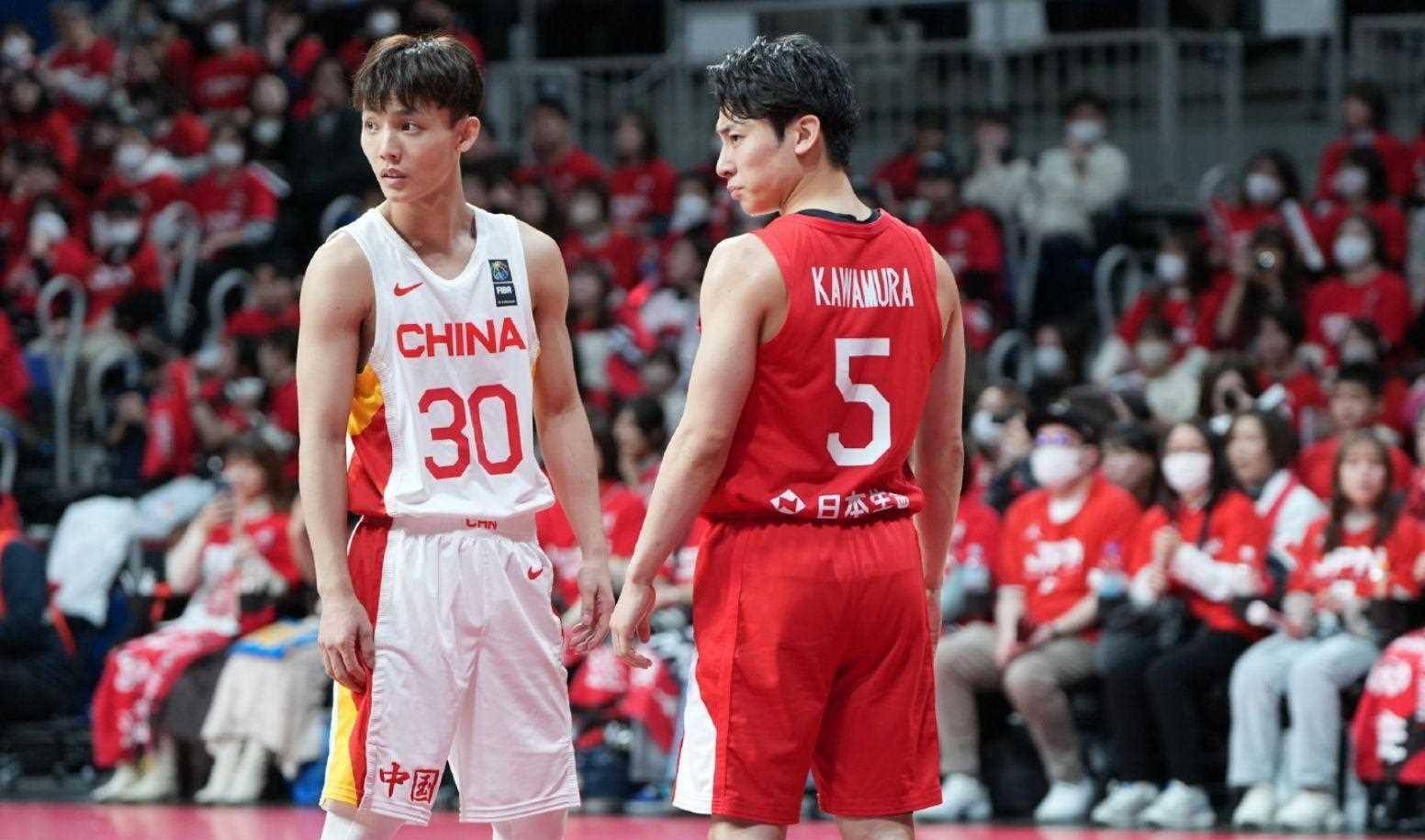 重要助攻首场状态出色，加拿大队观众沸腾！，穆古鲁扎重返赛场引发球迷热议